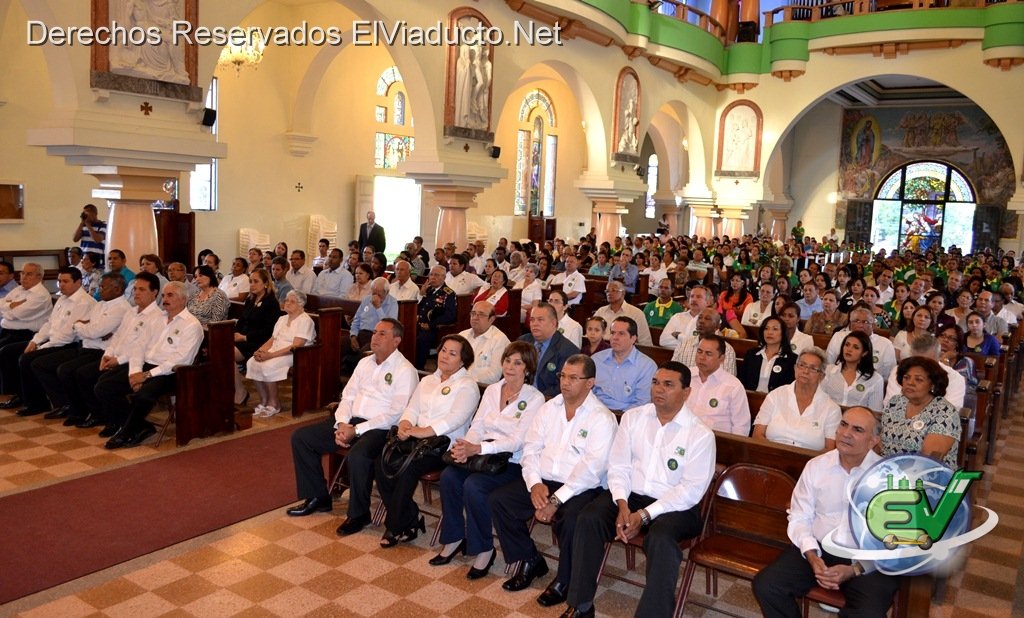 Asistentes a la misa de los 50 aniversarios de COOPCIBAO
